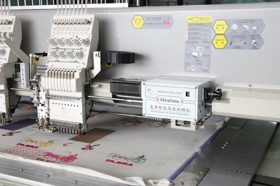 Máquina de bordados informatizados industriais de 4500 kg 22 cabeças 9 agulhas