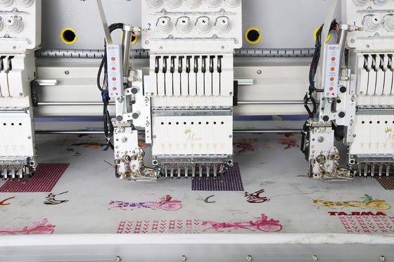 Máquina de bordados informatizados industriais de 4500 kg 22 cabeças 9 agulhas