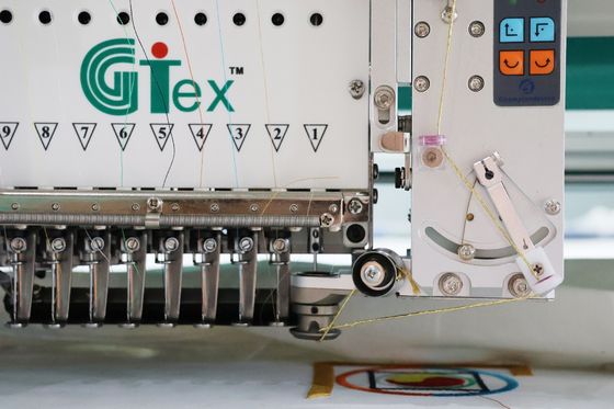 Máquina automática de bordado de corte a laser por computador 15 cabeças Máquina de bordado de cordão