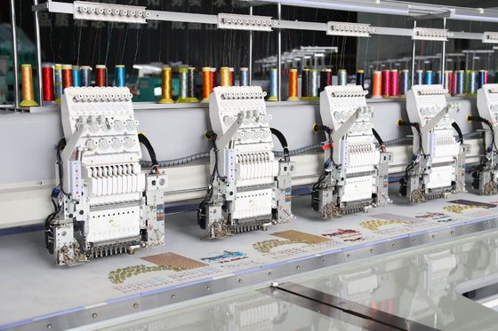 Máquina de bordado por computador com 6 cabeças e sistema de corte automático