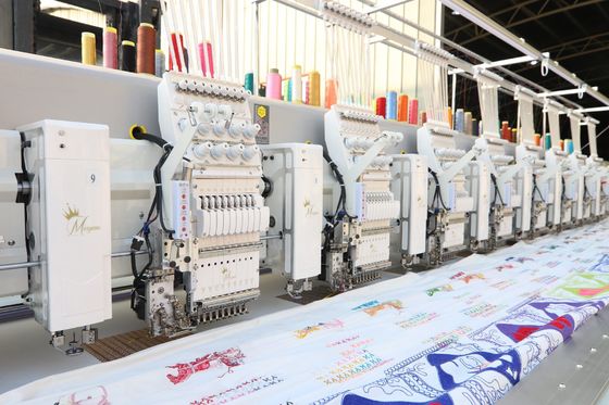 13 Línguas Sequins Máquina de bordado Máquina de bordado por computador de alta velocidade