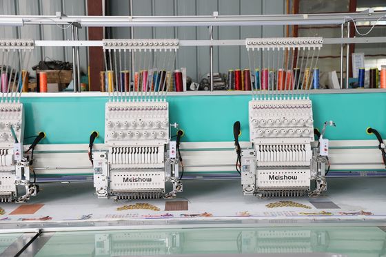 Máquina de computador de bordado de lenços de seda simples 15 agulhas 10 cabeças